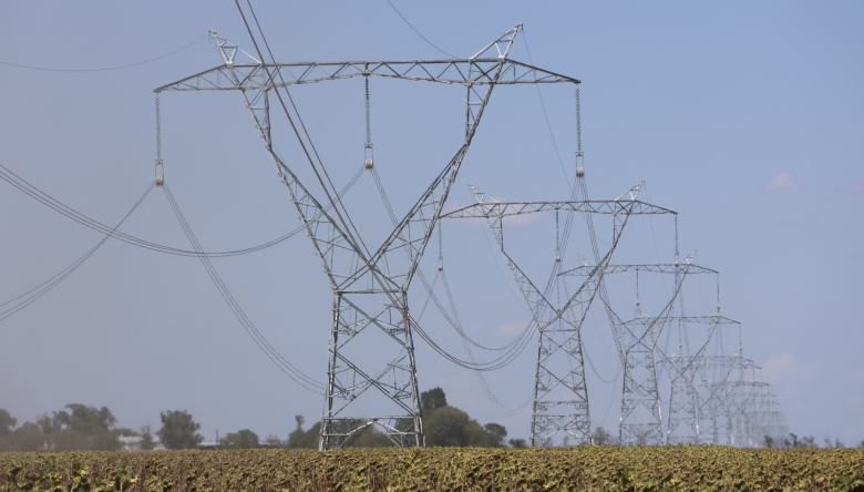 Progresul de pe șantierul liniei electrice aeriene de 400 kV Vulcănești–Chișinău: circa 75% din piloni asamblați